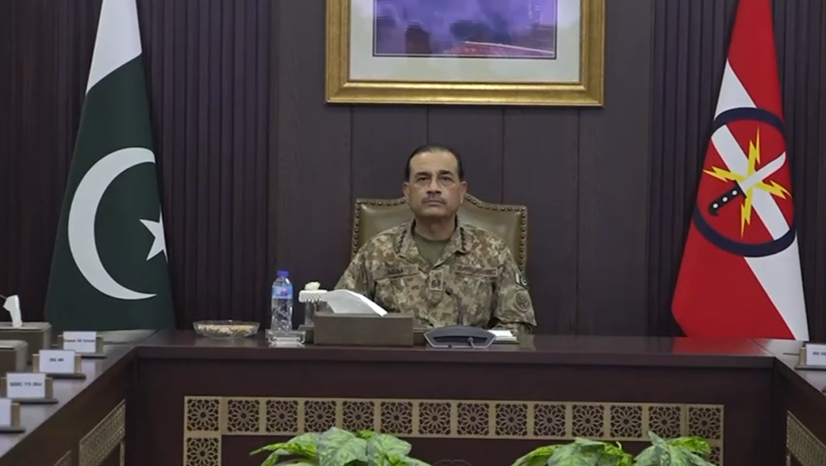 زيارة عاصم منير لحاميتي كوجرانوالا وسيالكوت